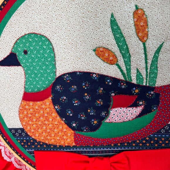 Handmade Duck Embroidered & Appliqué Wall Hanging Red Ruffle Lace Trim 16" Dia - Picture 3 of 8